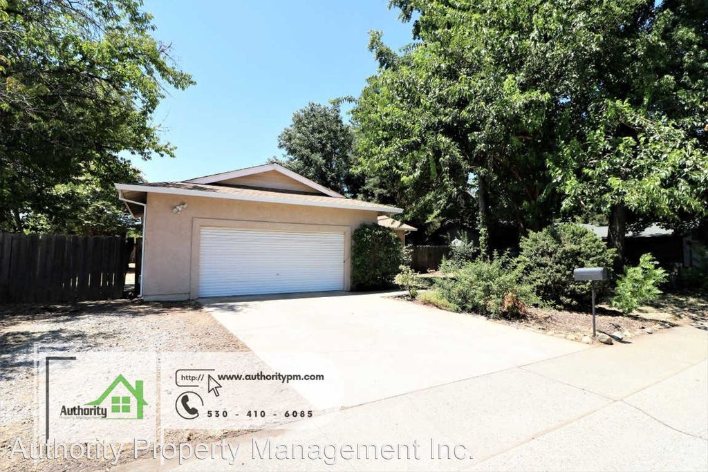 3030 Dove St, Redding, CA 96001