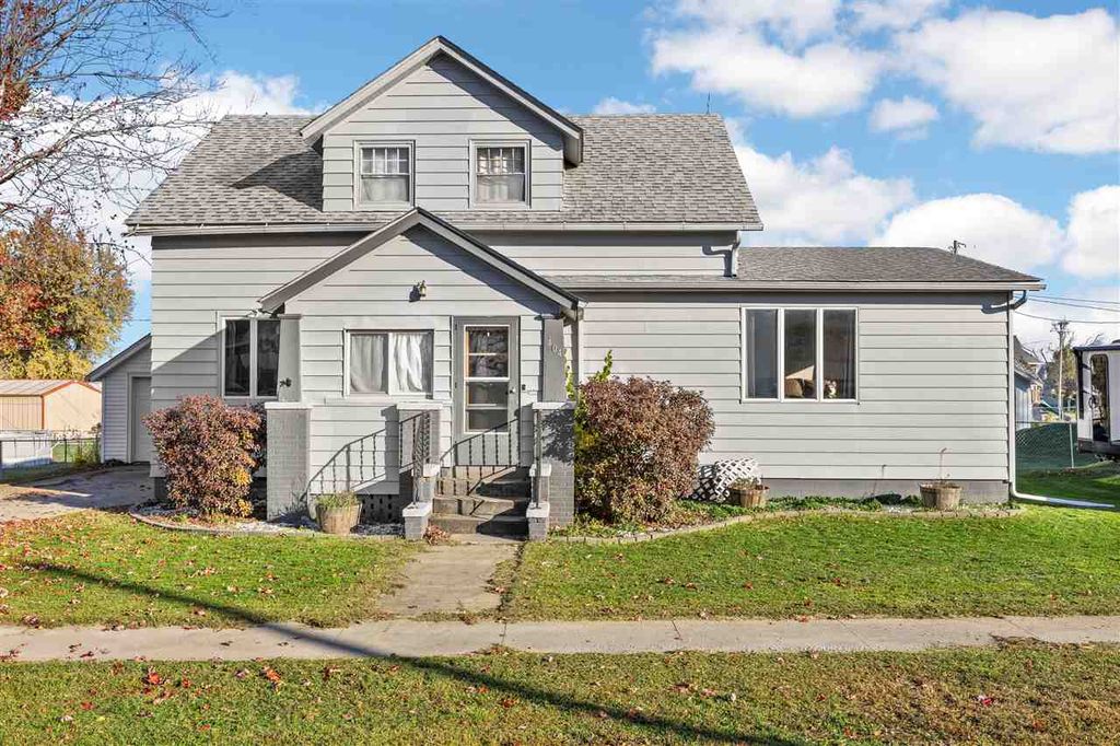 404 2nd St E, Newhall, IA 52315 MLS 202306480 Trulia