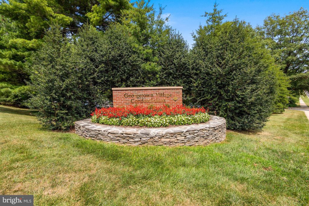 11305 Commonwealth Dr #201, Rockville, MD 20852