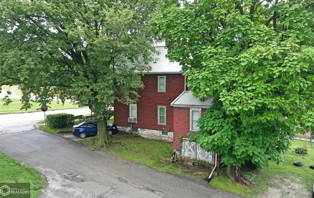1830 W 2nd St, Ottumwa, IA 52501