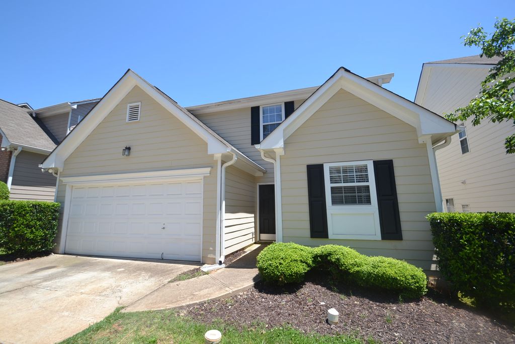 444 Kensington Parc Dr, Avondale Estates, GA 3 Bed, 3 Bath Single