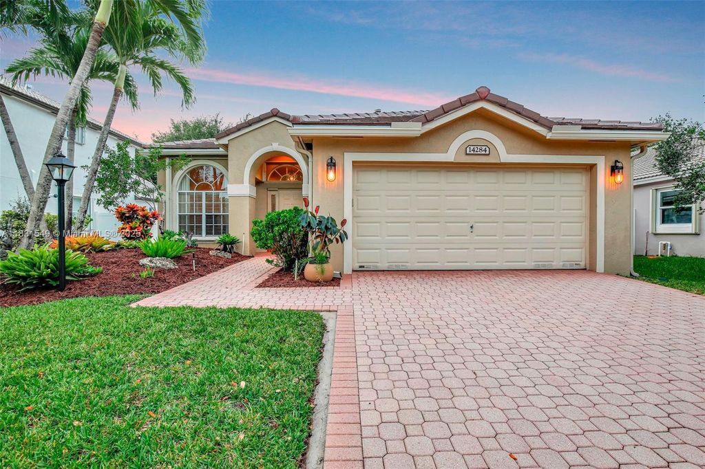 14284 NW 22nd St, Pembroke Pines, FL 33028