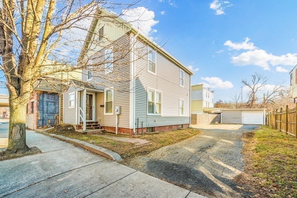 725 Chicopee St, Chicopee, MA 3 Bed, 2 Bath SingleFamily Home 17