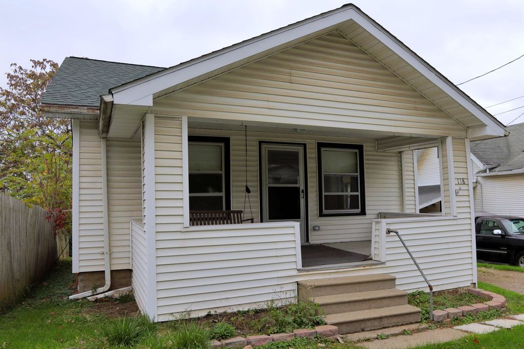 118 Henrietta St, Jackson, MI 49203