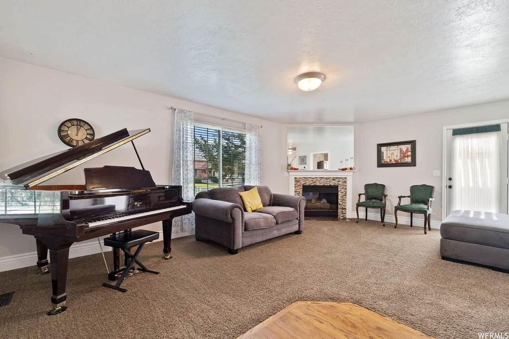 484 E 1250 S, Kaysville, UT 84037