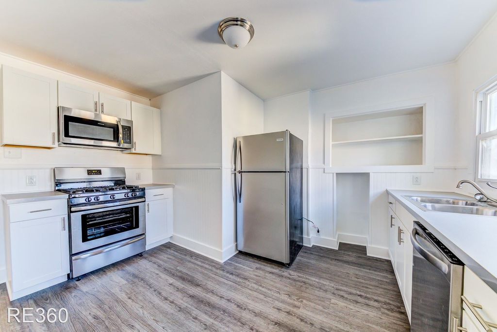 919 Lillian St, Pittsburgh, PA 15210