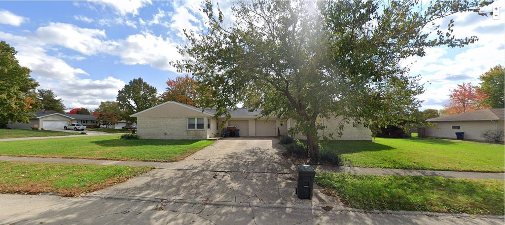 905 Scovill St, Urbana, IL 61801