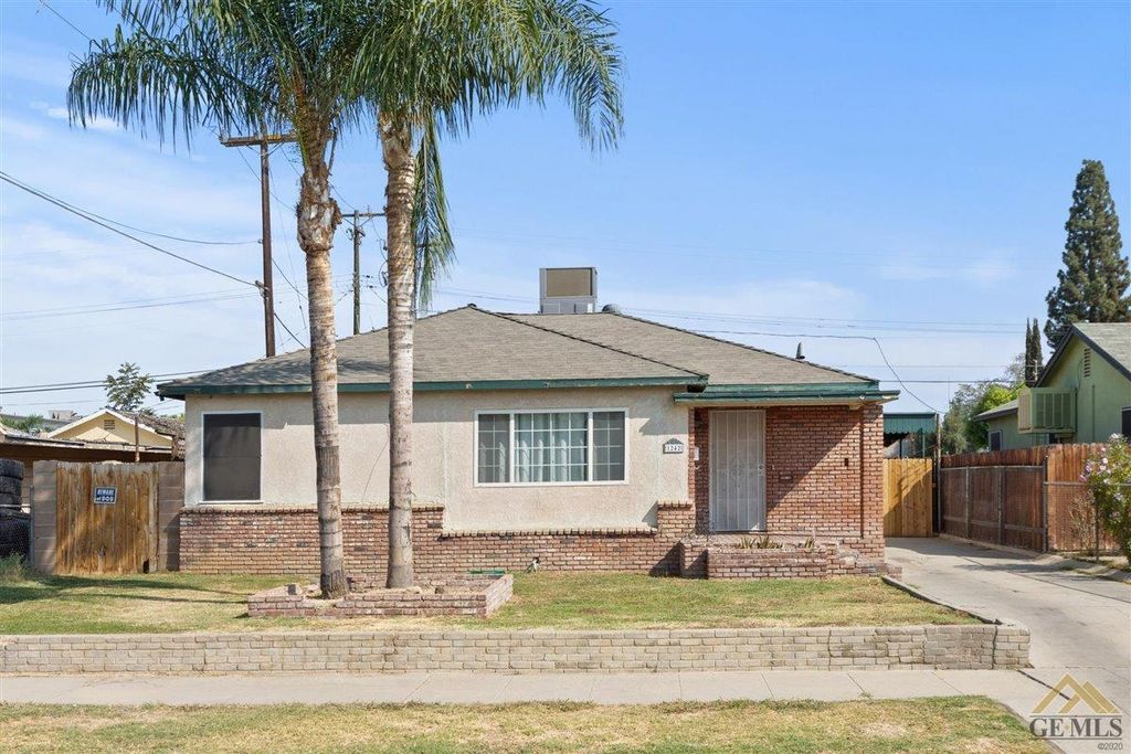 1242 Castaic Ave, Bakersfield, CA 93308