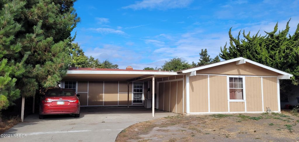 1305 W Loquat Ave, Lompoc, CA 93436