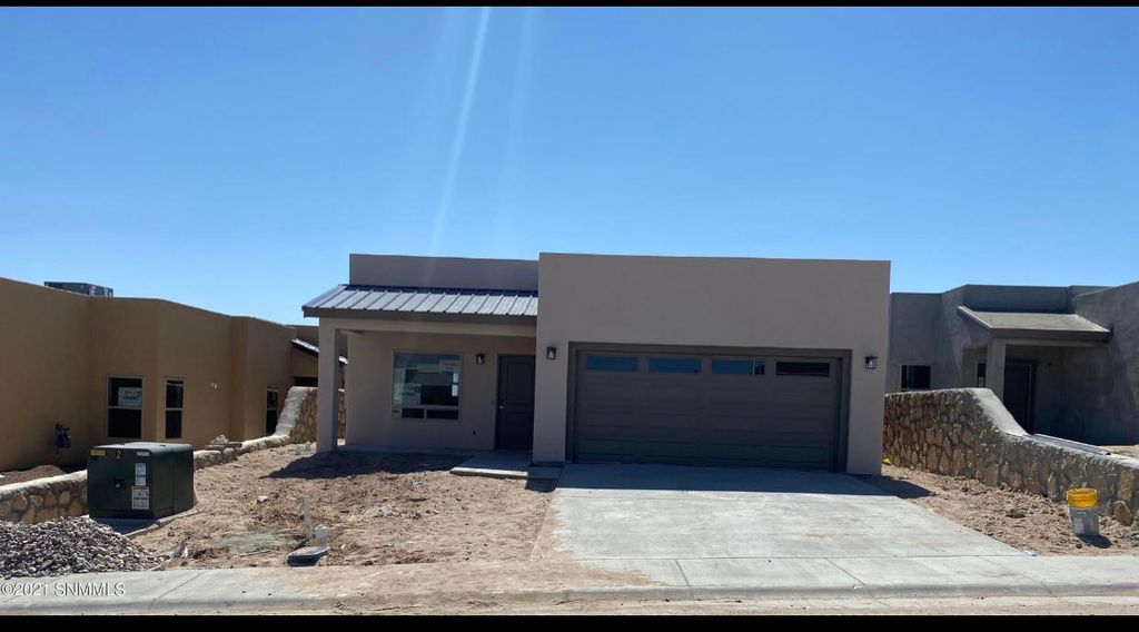 2987 Don Buck Dr, Las Cruces, NM 88011