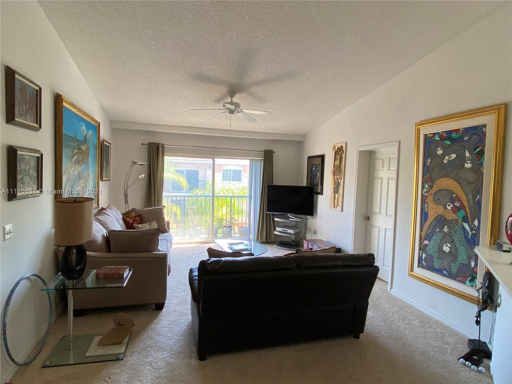 2033 SE 10th Ave #607, Fort Lauderdale, FL 33316