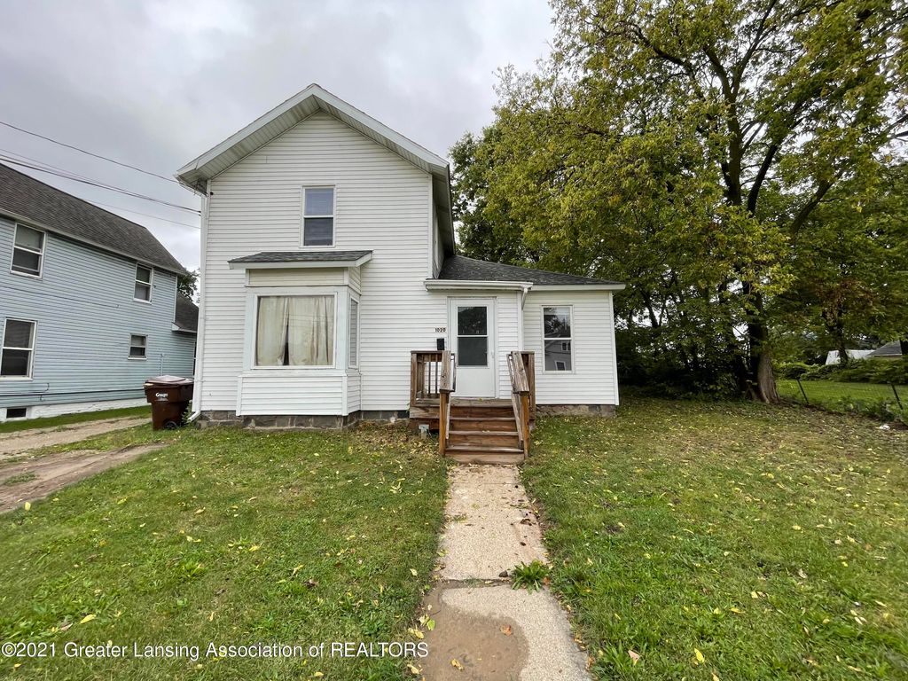 1020 Beech St, Lansing, MI 48912