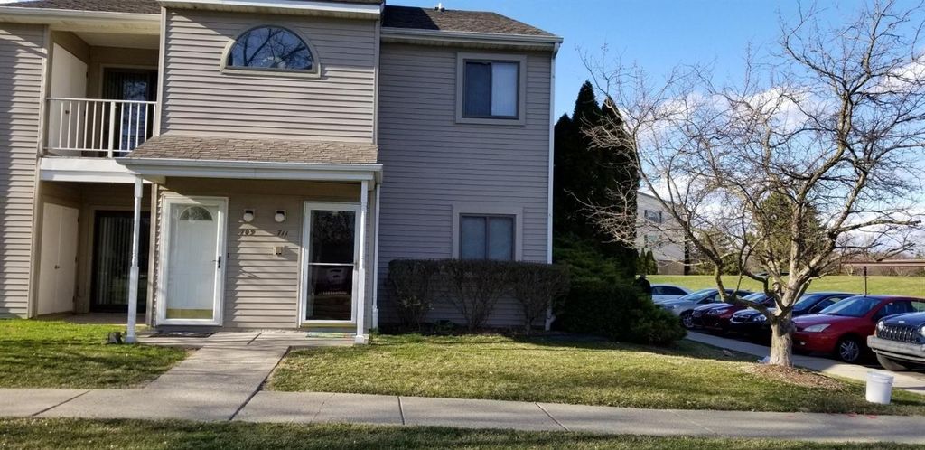711 Clubhouse Dr #10, Ypsilanti, MI 48197