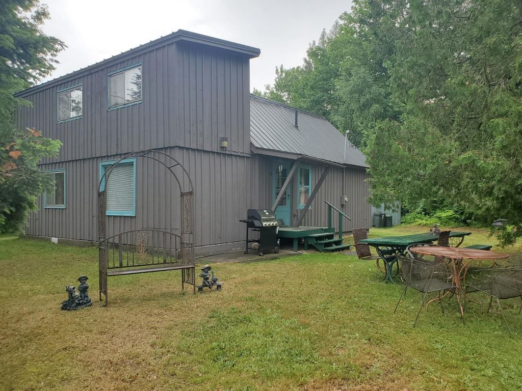 11695 E Village Rd, Sault Sainte Marie, MI 49783 Trulia