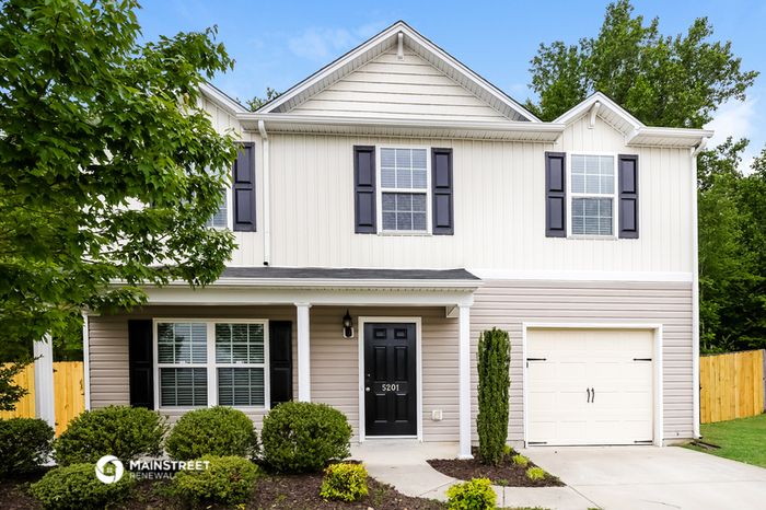 5201 Carnelian Dr, Raleigh, NC 27610