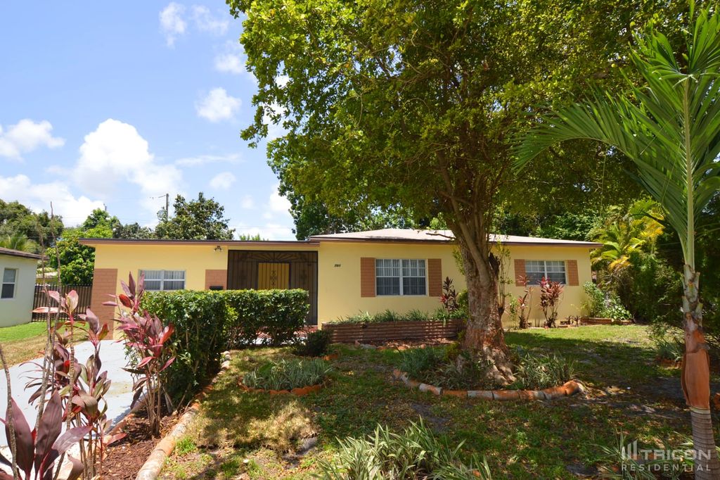 781 NE 162nd St, Miami, FL 33162