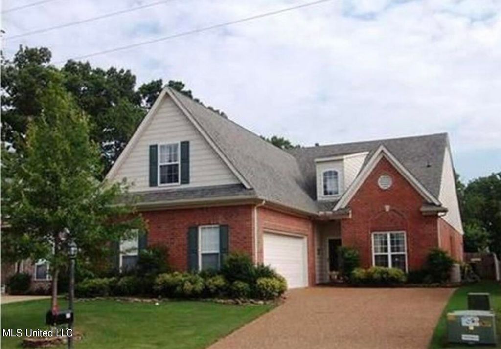 910 Clubhouse Dr, Hernando, MS 38632