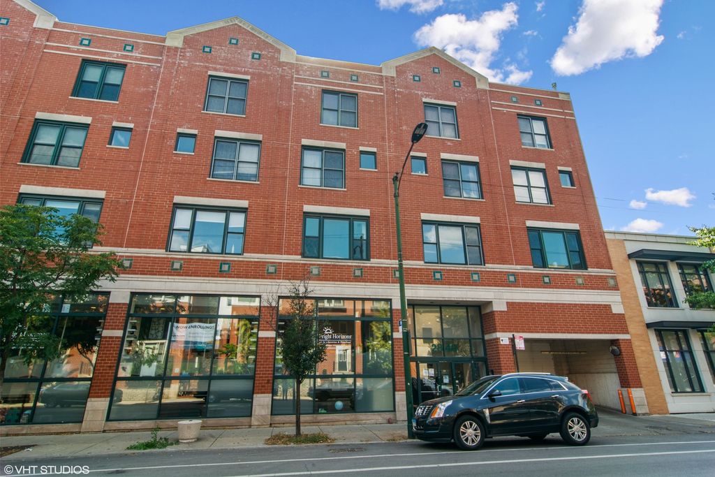 2840 N Lincoln Ave #H1, Chicago, IL 60657