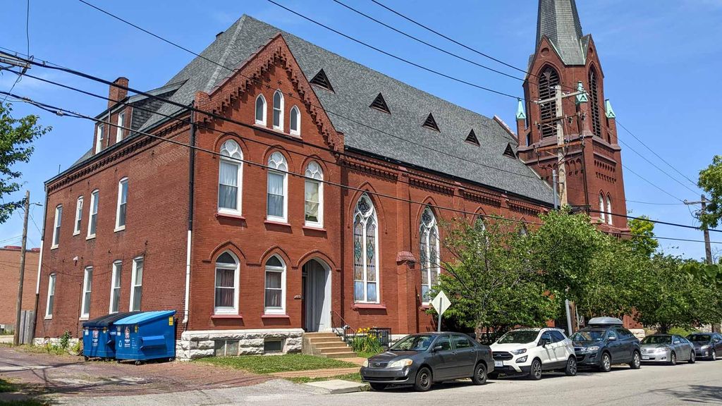 2613 Potomac St, Saint Louis, MO 63118