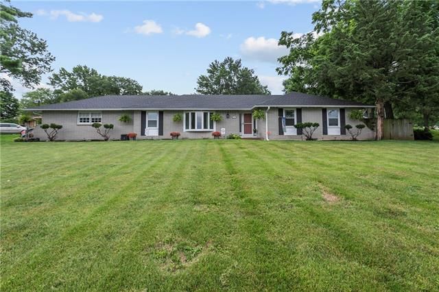 1225 W  36th St S, Independence, MO 64055