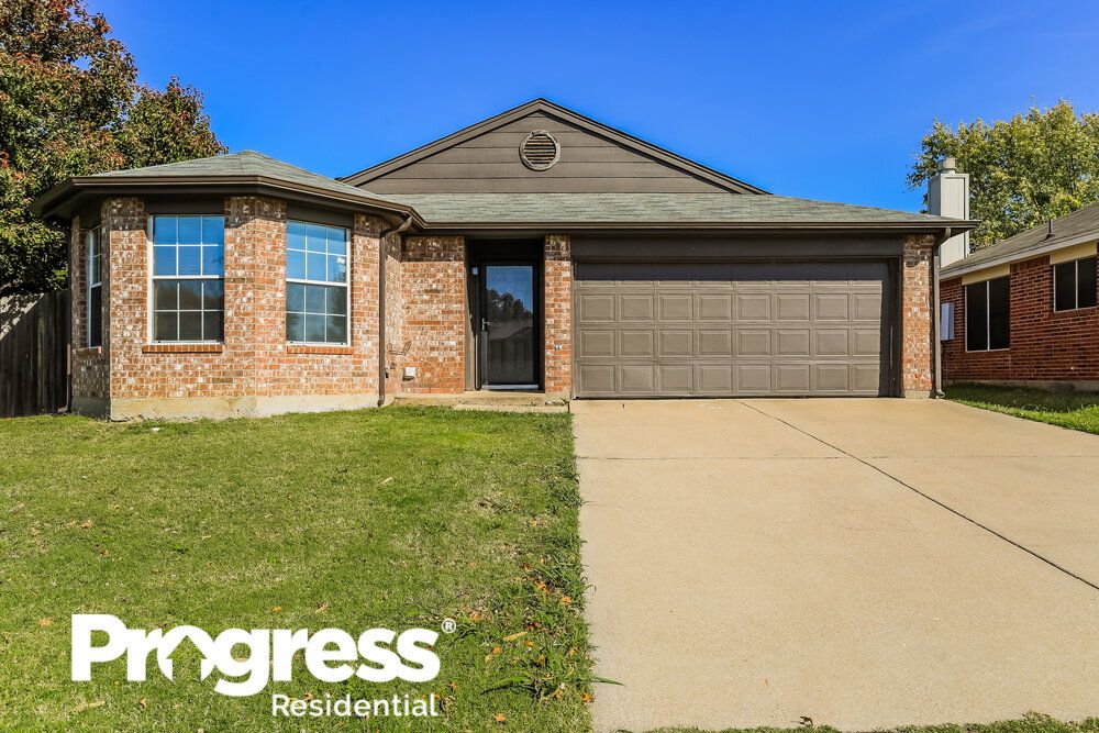 501 Hollyberry Dr, Mansfield, TX 76063