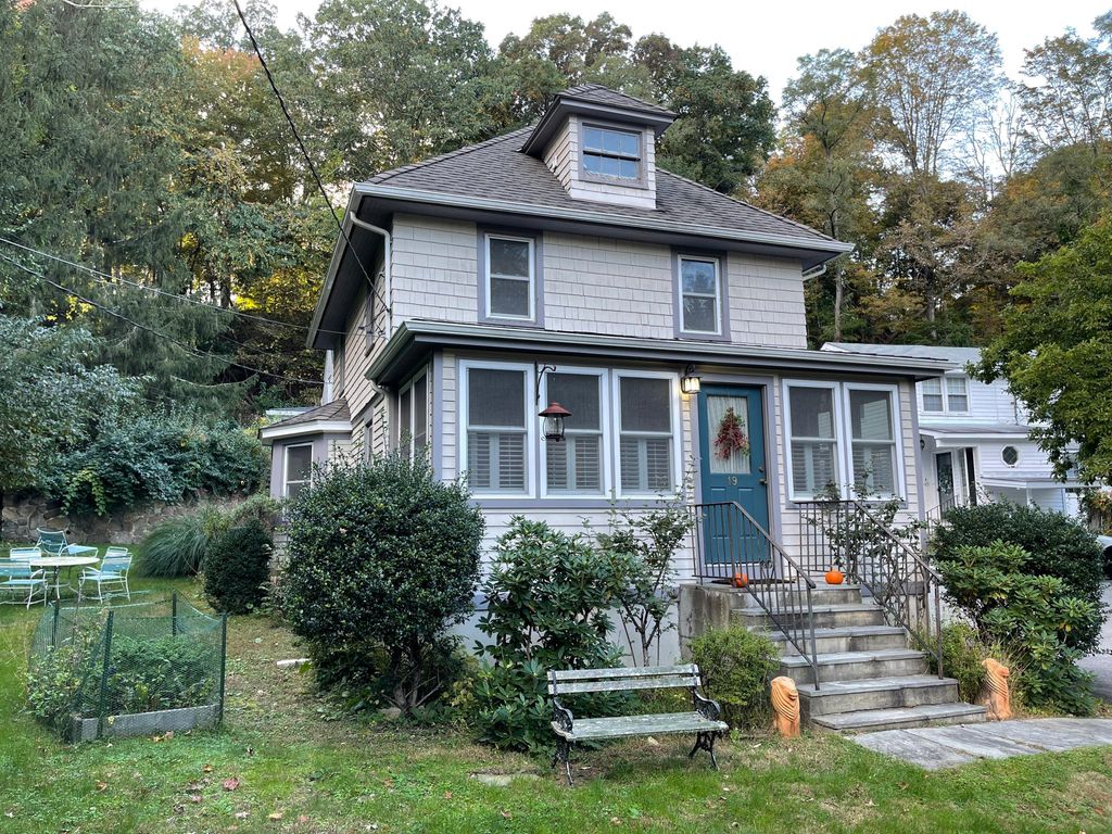 19 High St, Armonk, NY 10504