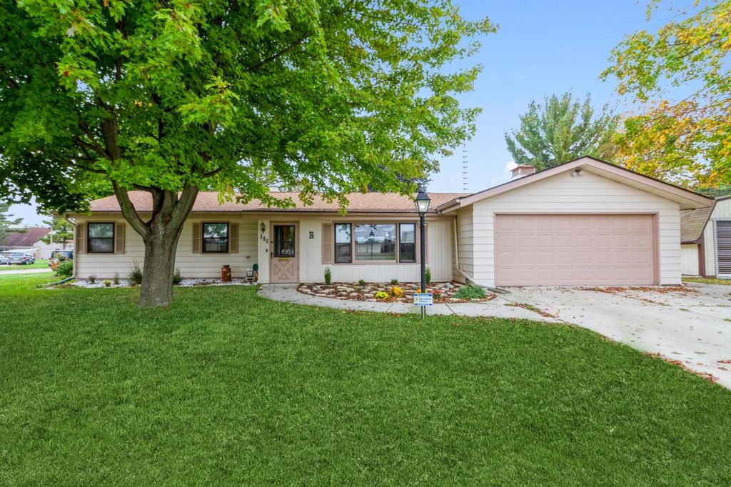 125 Cummings St, Delavan, WI 53115