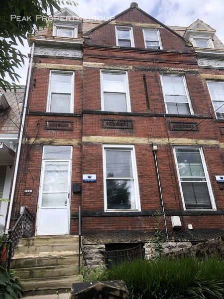 2363 W Clifton Ave, Cincinnati, OH 45219