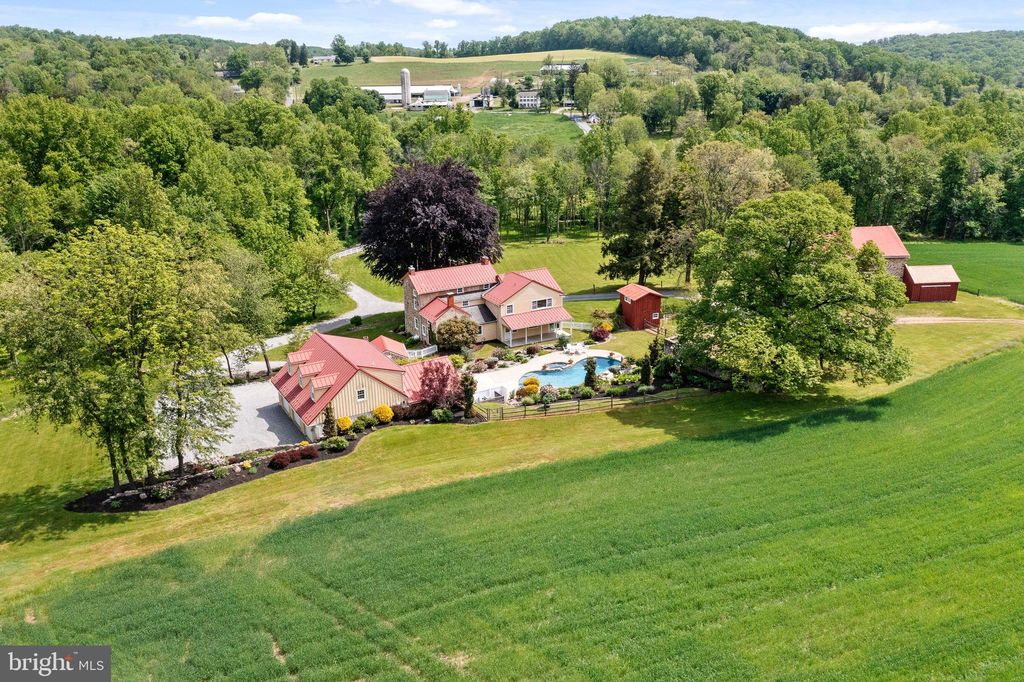 954 Fellowship Rd, Chester Springs, PA 19425