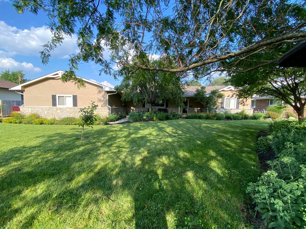 4274 Moore Ave, Grove City, OH 43123