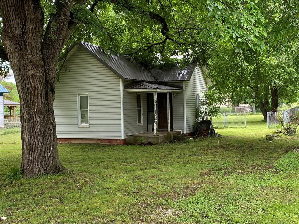 417 S Shawnee Ave, Lenapah, OK 74042