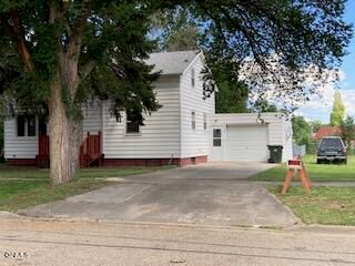 306 4th Ave NW, Hazen, ND 58545