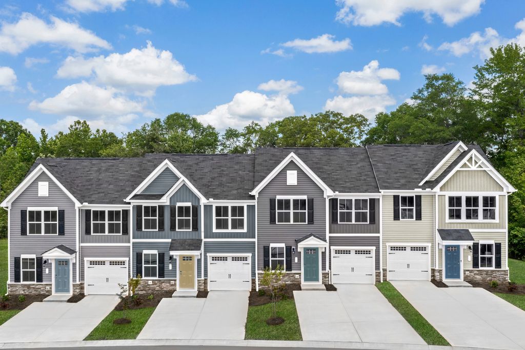 Nassau Plan in Groves at New Kent Townhome Villas, 1st Floor Owner's Suites, New Kent, VA 23124