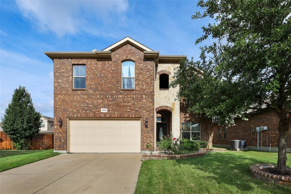 1916 Old Pecos Trl, Fort Worth, TX 76131