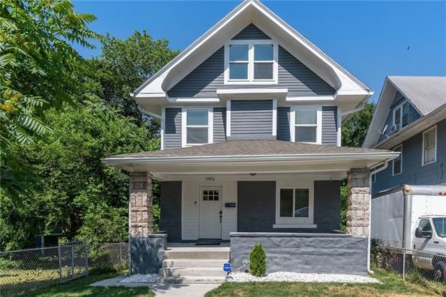 2926 Olive St, Kansas City, MO 64109