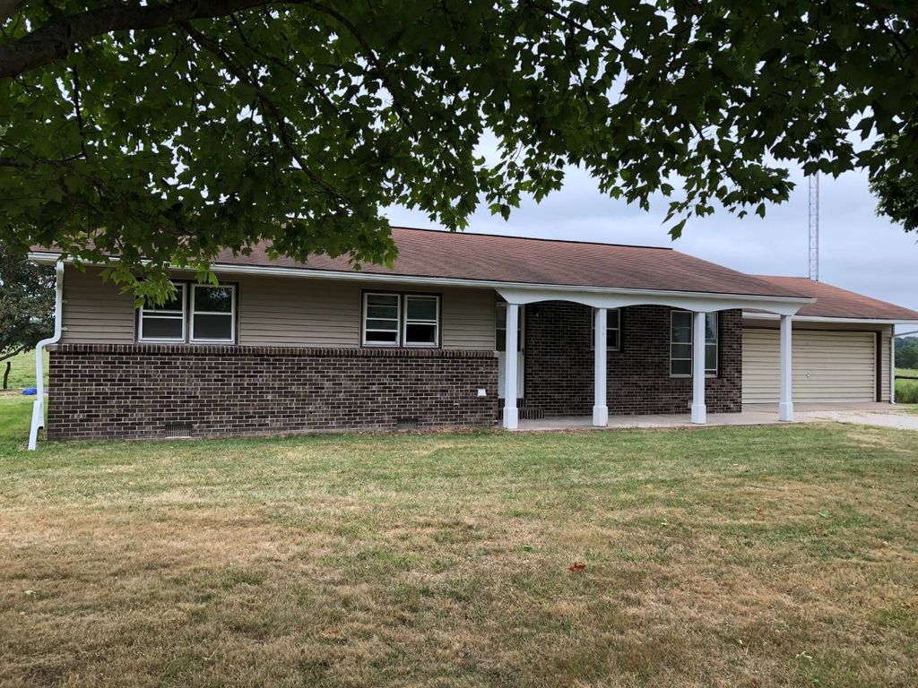 6455 Sugar Grove Rd, Rushville, IL 62681