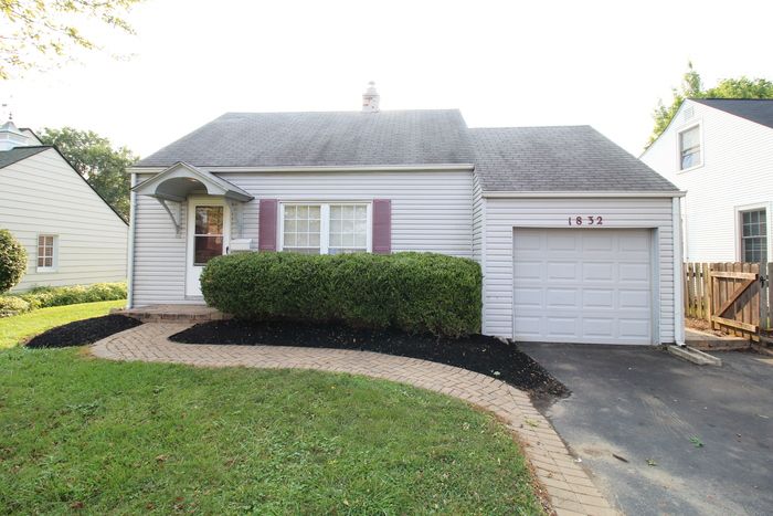 1832 Kenny Rd, Columbus, OH 43212