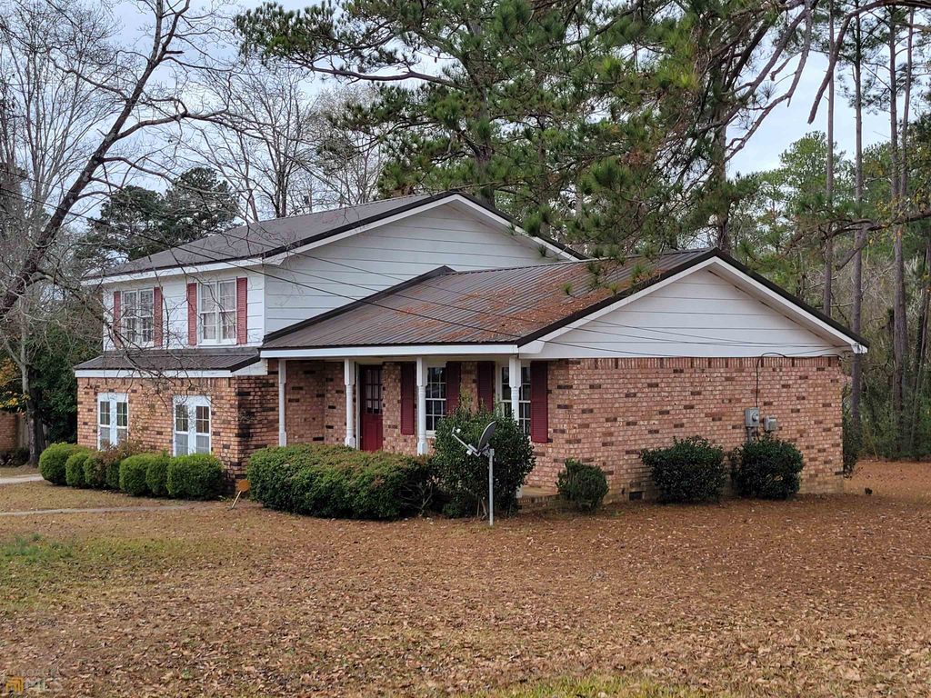 703 Hillcrest Pkwy, Dublin, GA 31021