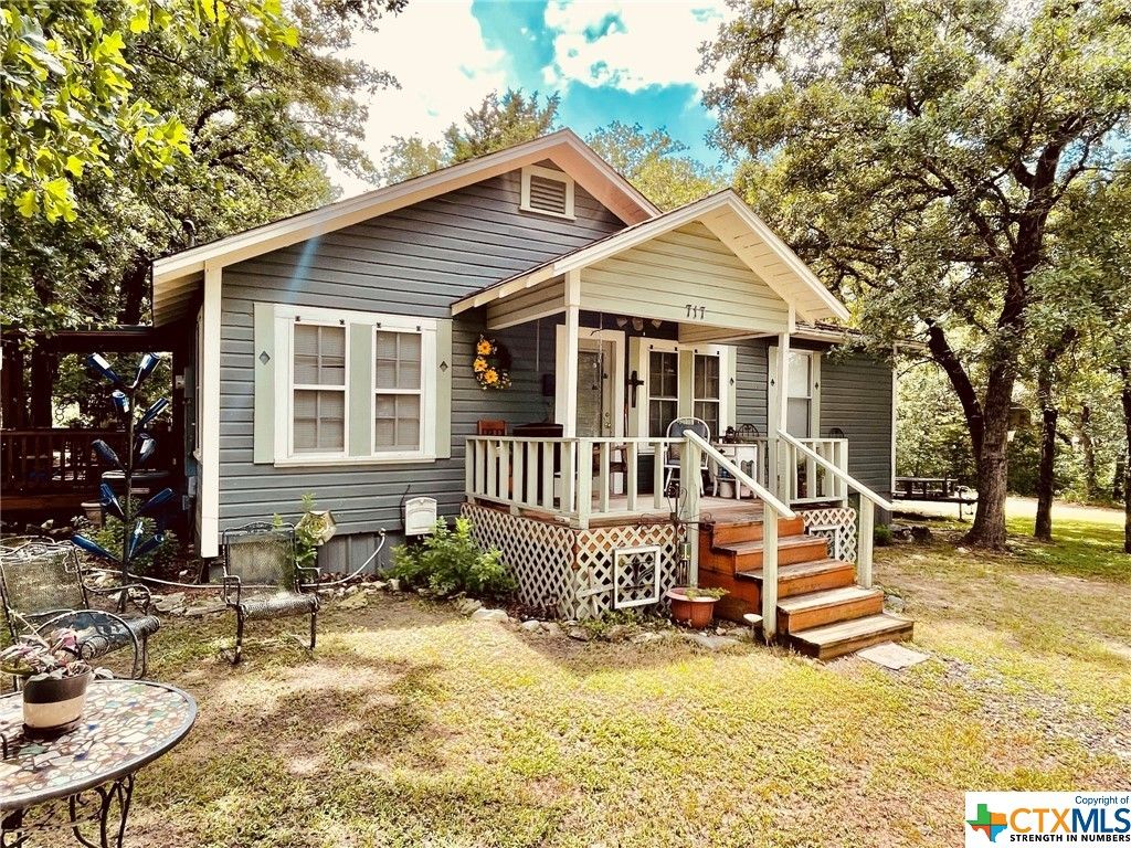 717 Northwood Cir, Rockdale, TX 76567