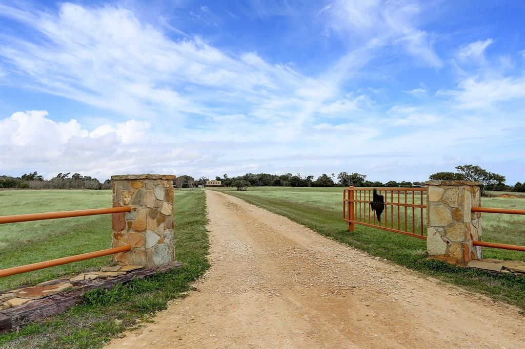 11969 Jalowy Rd, Cat Spring, TX 78933