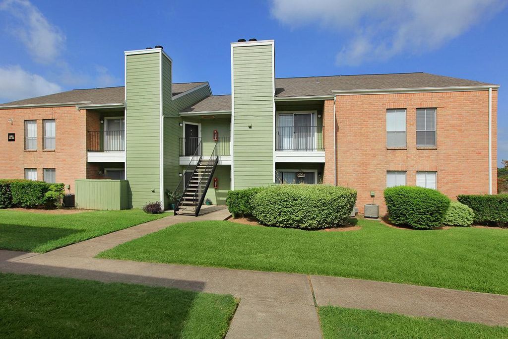 510 That Way St, Lake Jackson, TX 77566