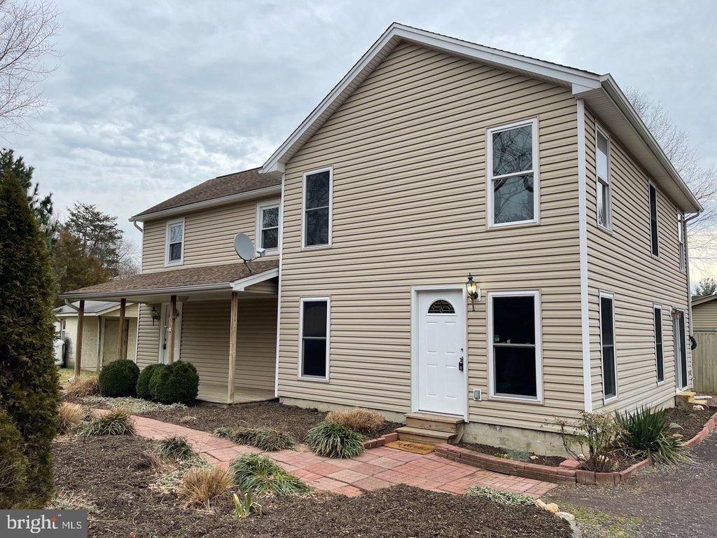 6601 Catlett Rd, Bealeton, VA 22712 3 Bed, 4 Bath SingleFamily Home