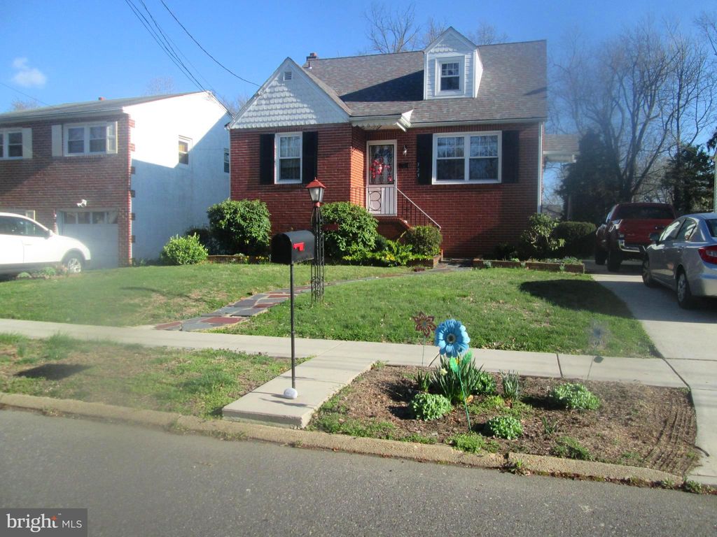 323 Hinchman Ave, Cherry Hill, NJ 08002