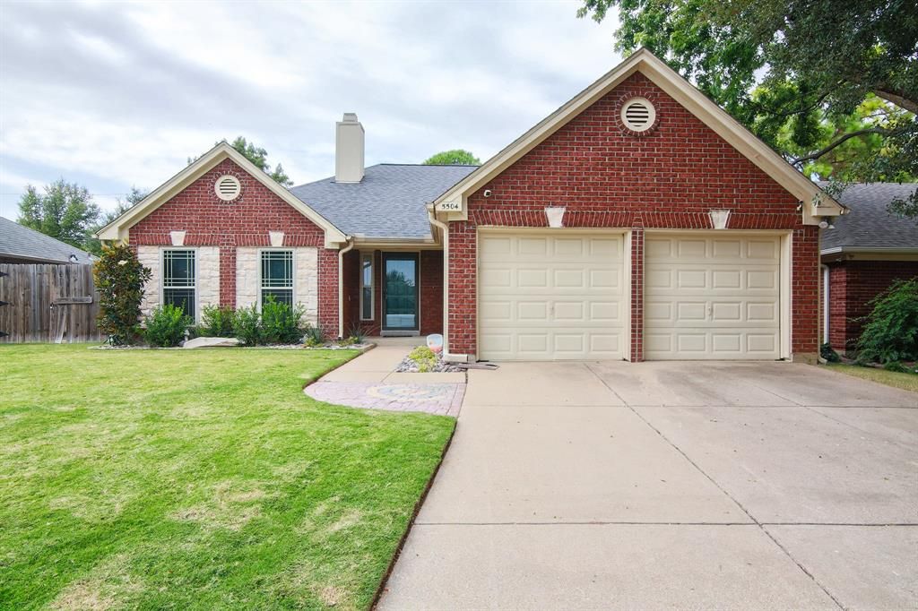 5504 Misty Crest Dr, Arlington, TX 76017