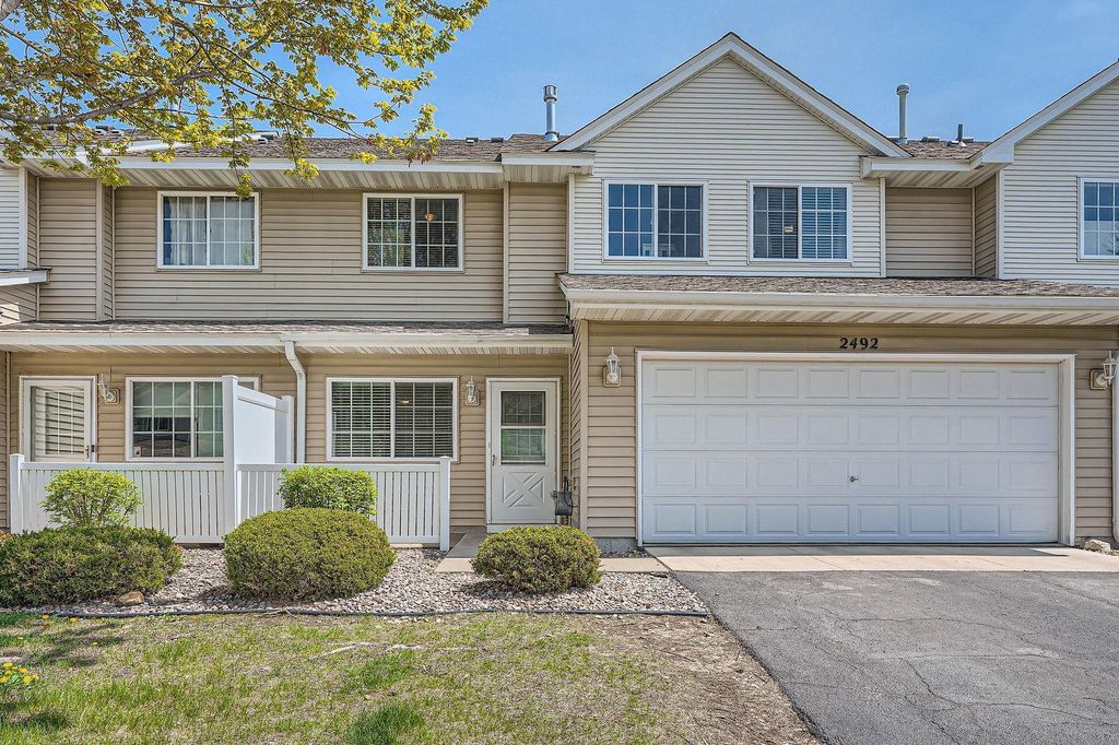 2492 Yellowstone Dr #82, Hastings, MN 55033
