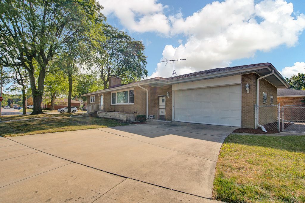 16300 Dobson Ave, South Holland, IL 60473