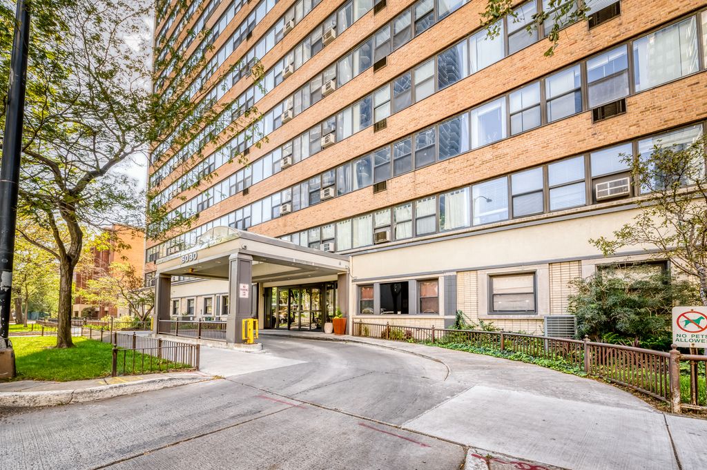 6030 N Sheridan Rd #712, Chicago, IL 60660
