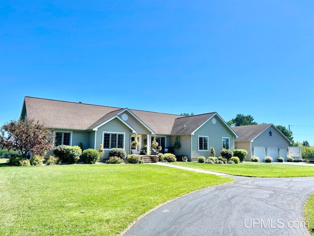 4014 D Rd, Bark River, MI 49807 MLS 50120725 Trulia