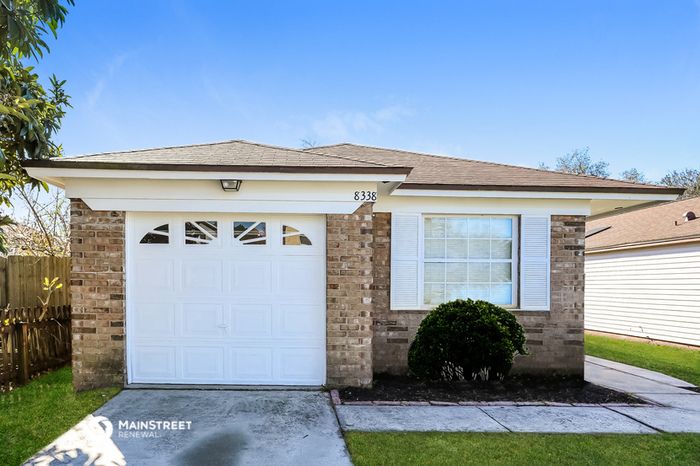 8338 Century Point Dr N, Jacksonville, FL 32216