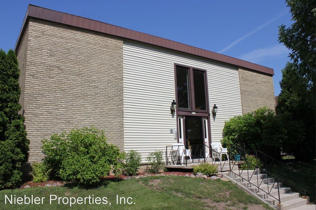 2748 N 10th St #12, Sheboygan, WI 53083